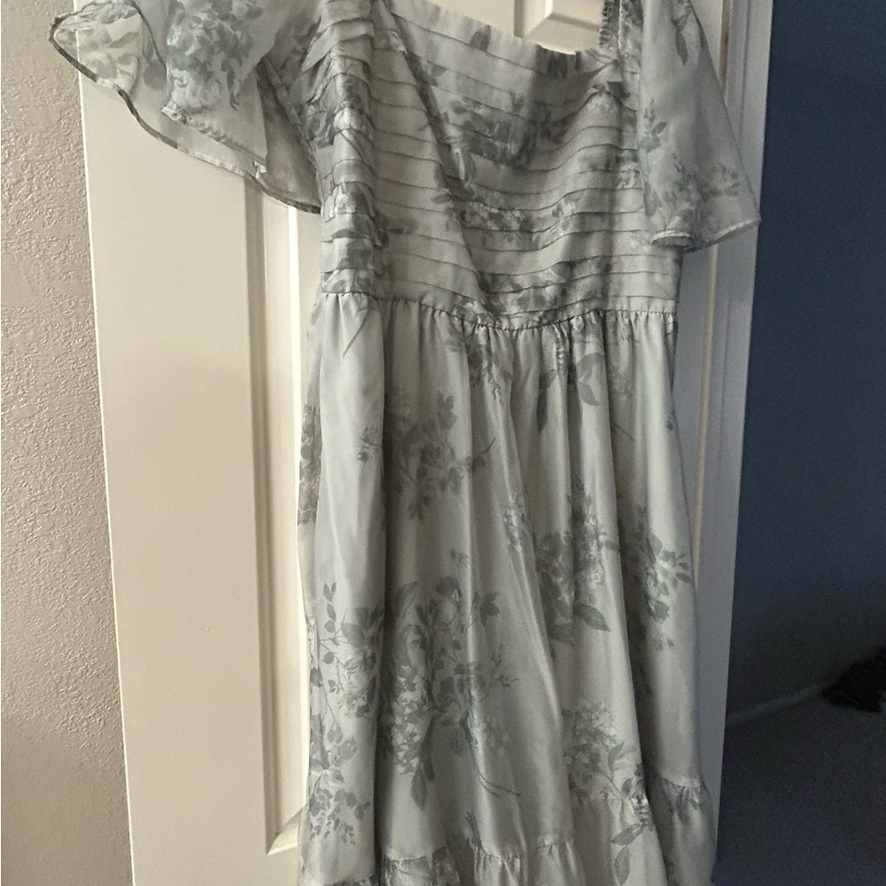 Abercrombie & Fitch Light Gray Floral Dress